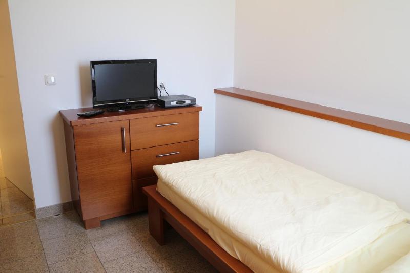 Single Room image 4