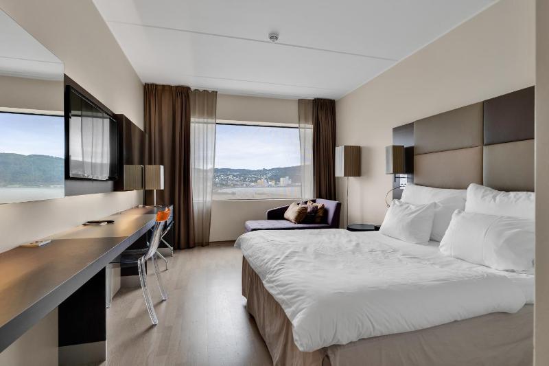 Superior Double or Twin Room image 2