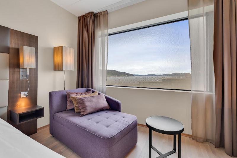 Superior Double or Twin Room image 4