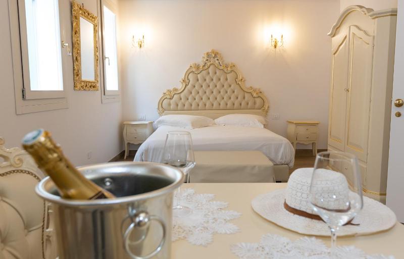 B&B LUXURY SUITE ANTONIETTA - image 39