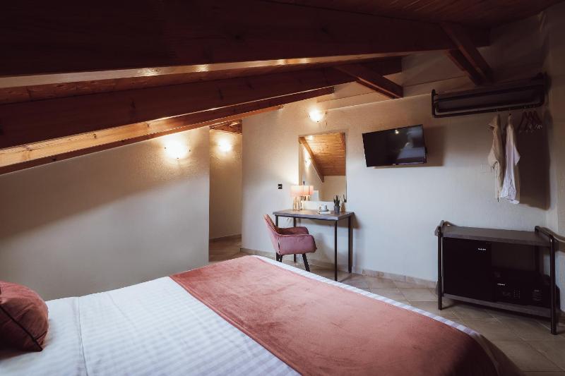 Junior Attic image 4
