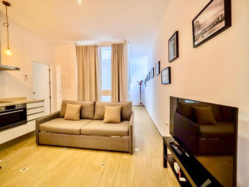 Apartment with Balcony image 4