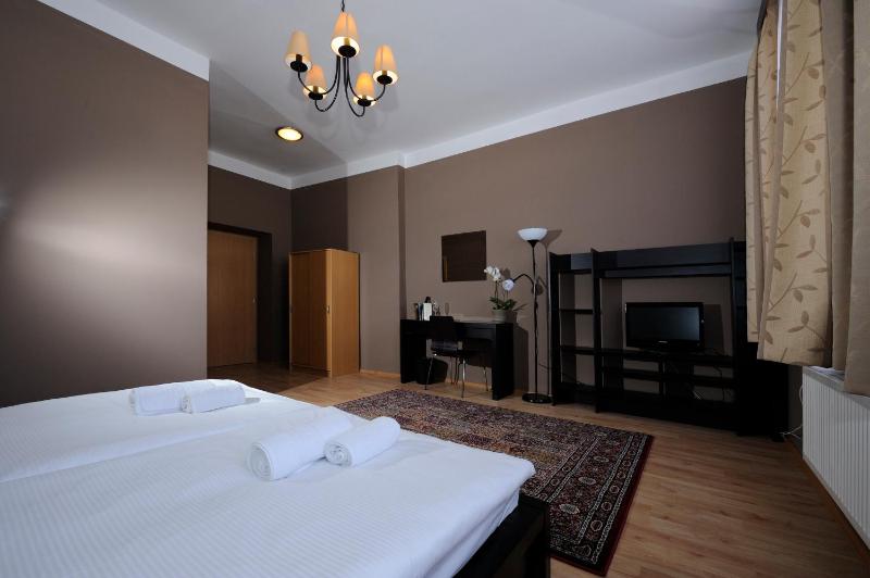 Standard Double or Twin Room image 3