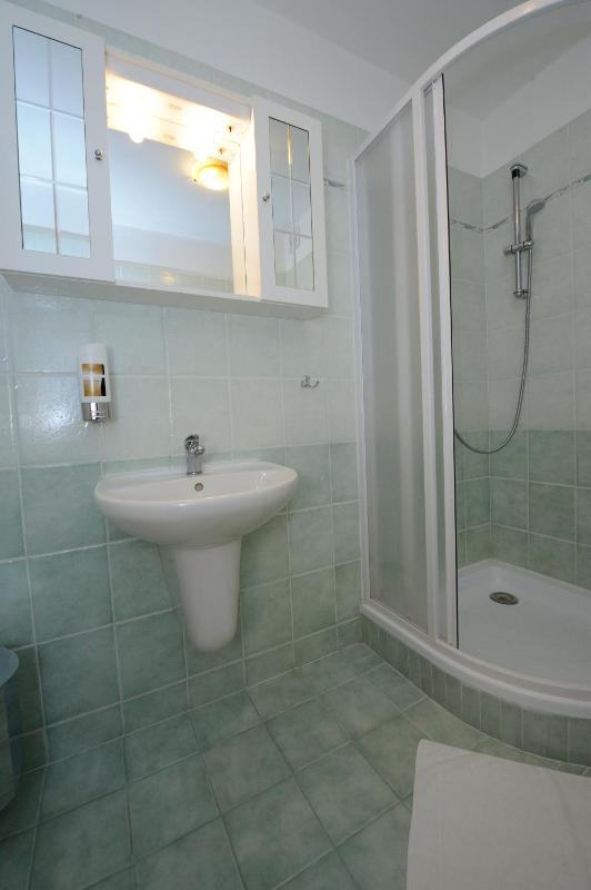 Single Room image 2