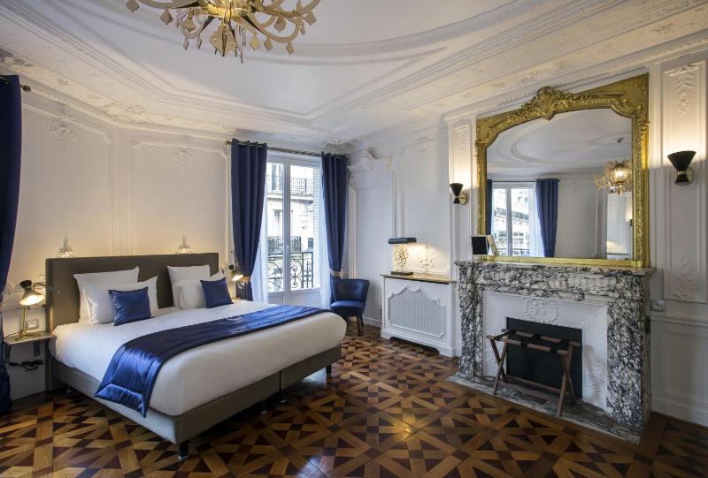 Suite with Balcony image 1