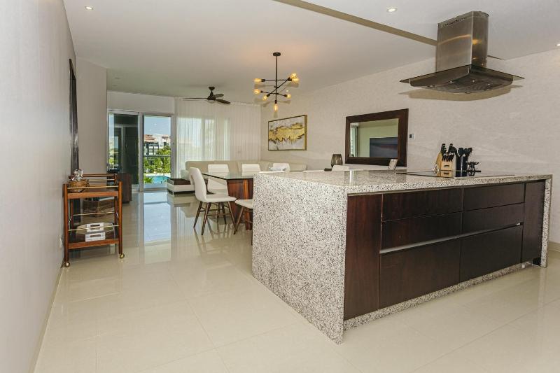 NEW !! Casa Miramar Ocean View 325 S apts - image 39