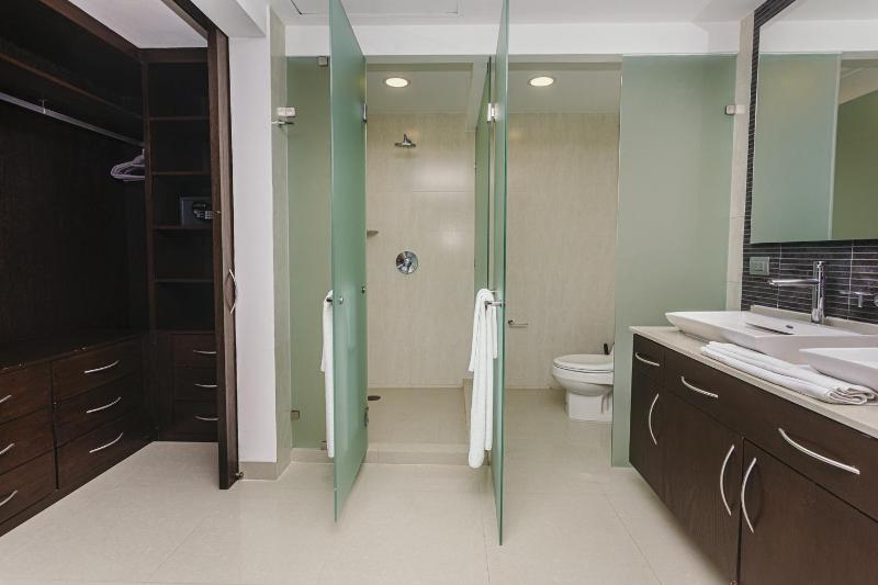 NEW !! Casa Miramar Ocean View 325 S apts - image 2