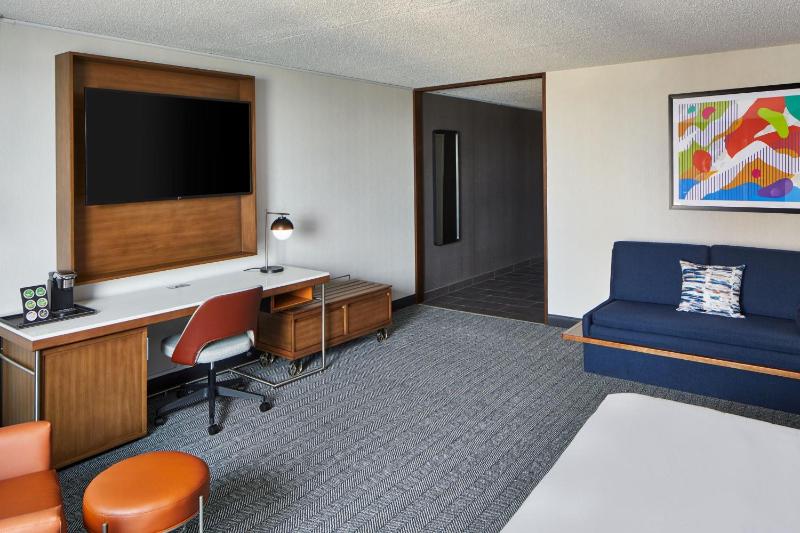 Courtyard by Marriott Detroit Downtown - image 5