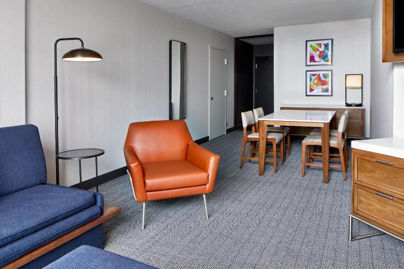 Courtyard by Marriott Detroit Downtown - image 18