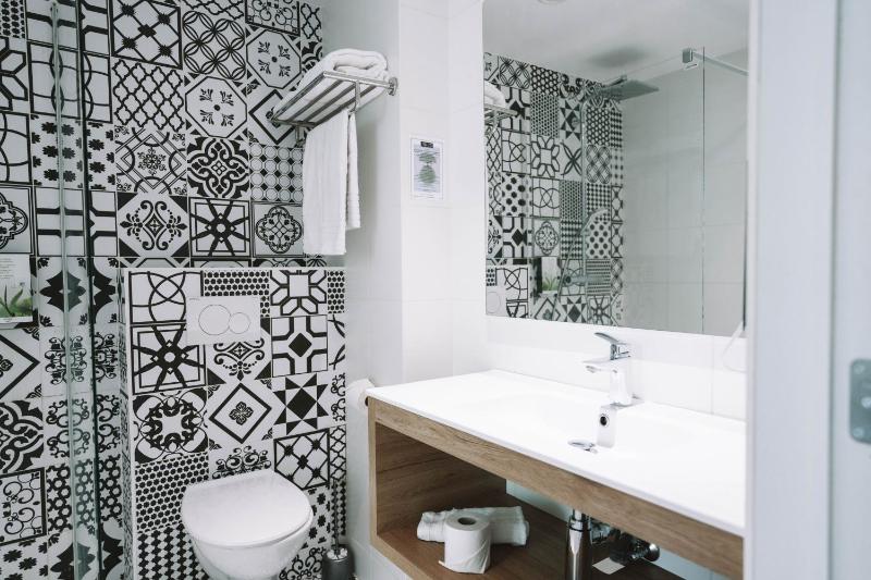 Double Room image 1