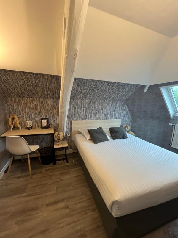 Standard Double Room image 2