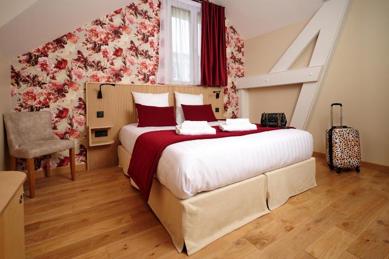 Superior Double Room image 1