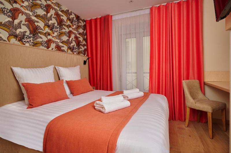 Standard Double Room image 3