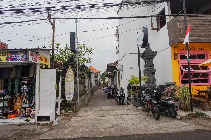 Karan Homestay Canggu - image 17