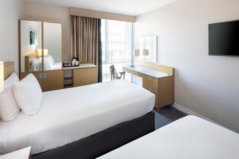 Twin Room image 1