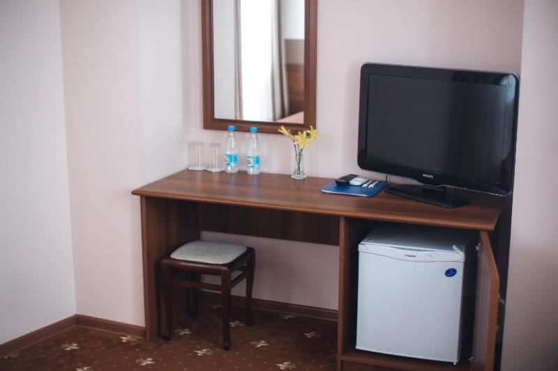 Superior Family Room image 2