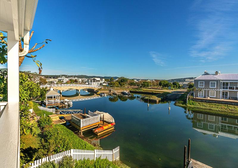 Canal Waterside Lifestyle on Thesen Islands - image 2