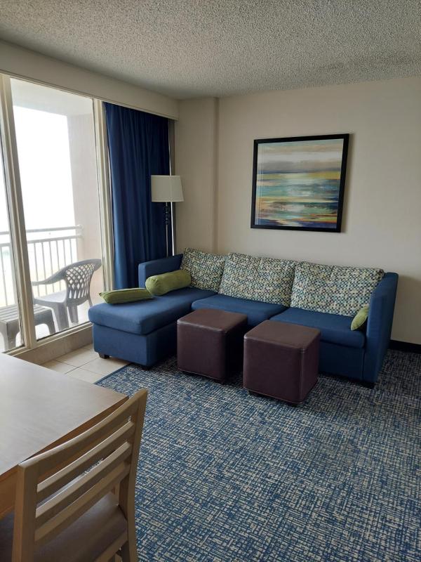 Comfort Suites Beachfront - image 15