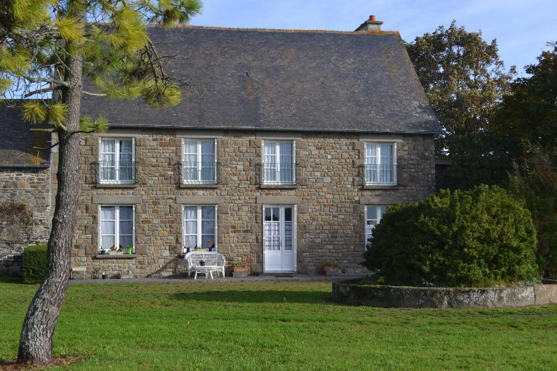 Two-Bedroom Apartment image 4