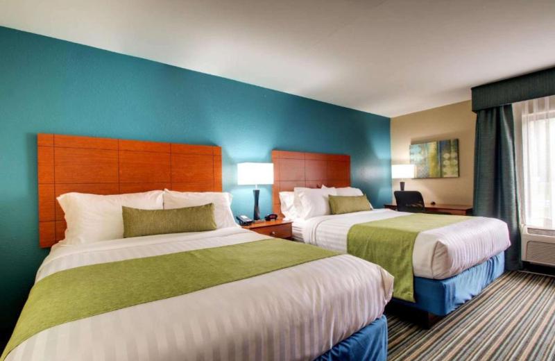 Queen Room with Two Queen Beds image 1