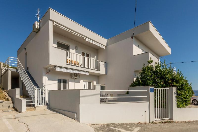 Family friendly house with a swimming pool Podstrana Split - 21718 - image 24