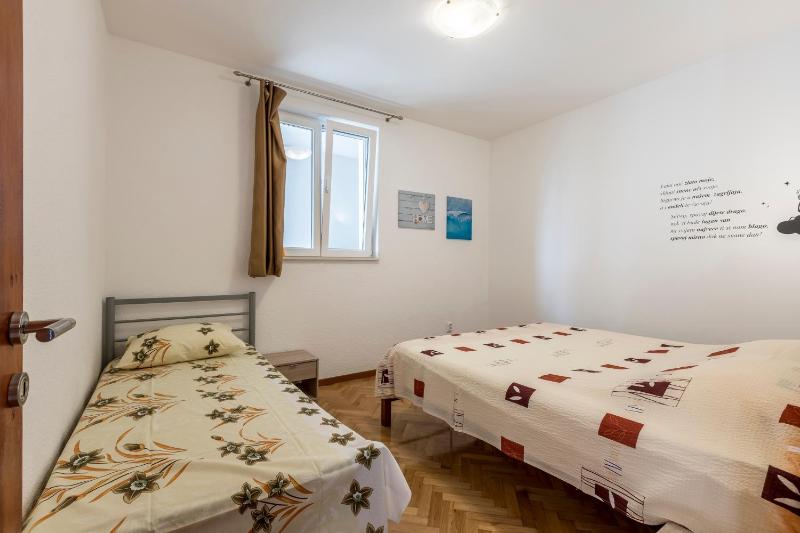 Family friendly house with a swimming pool Podstrana Split - 21718 - image 8
