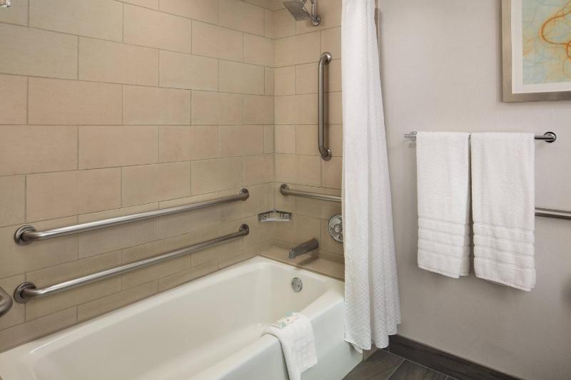 Classic Double Guest Room with Two Double Bed image 2