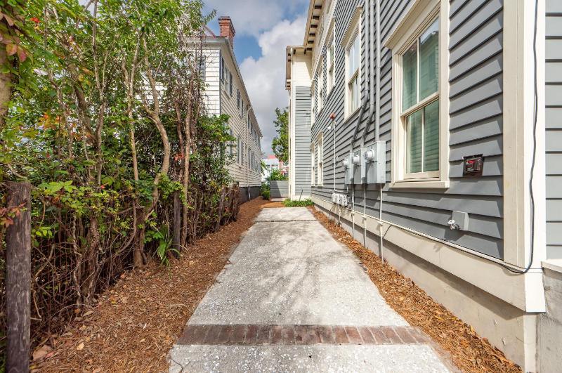 Secluded Courtyard & Parking - 2 Blocks to King - image 19