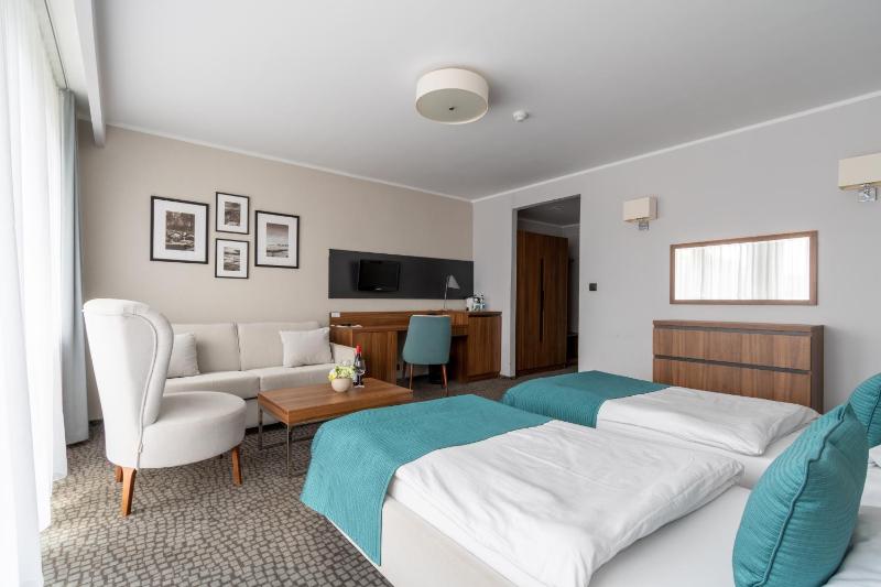 Standard Family Room image 3