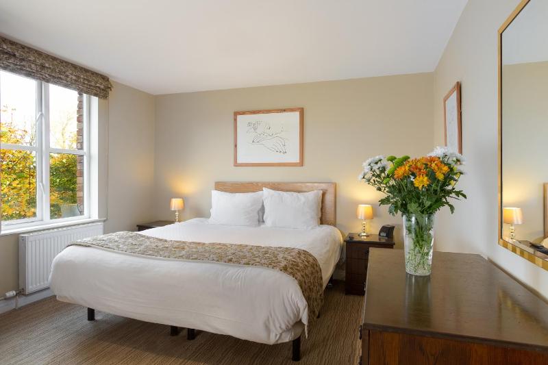 One-Bedroom Family Apartment image 1