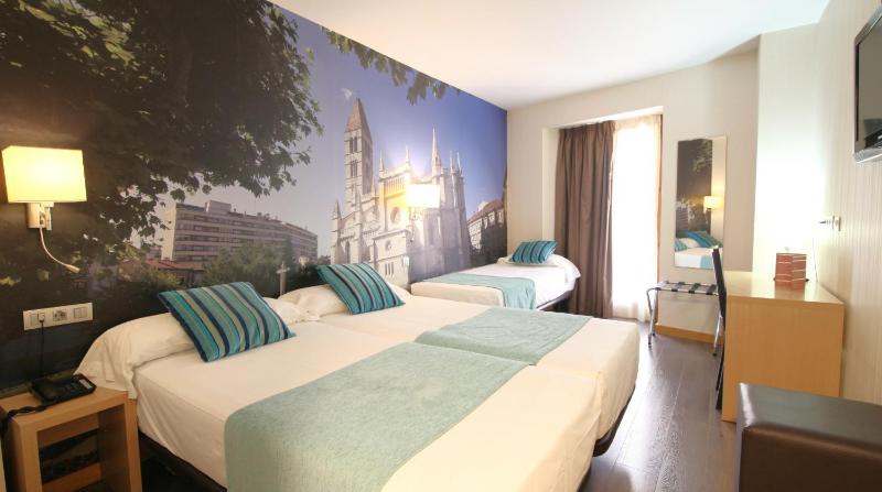 Triple Room image 1