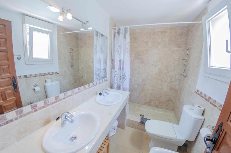 Tarifa Beach Rentals Aljara - image 33