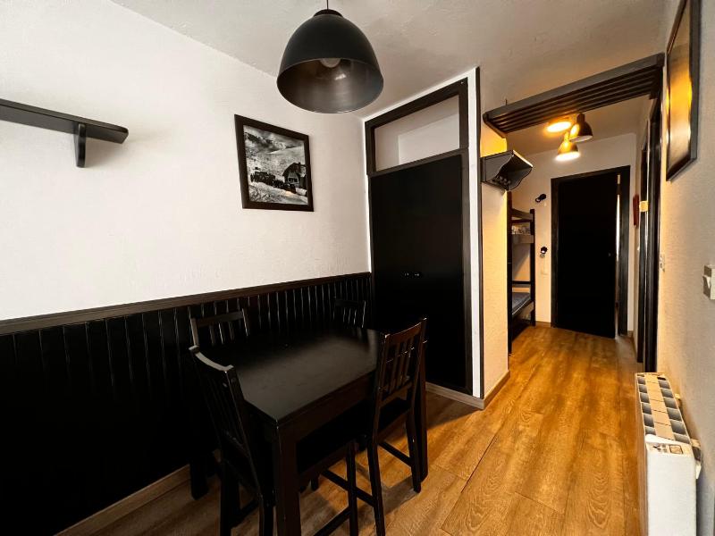Apartment with Mountain View image 3
