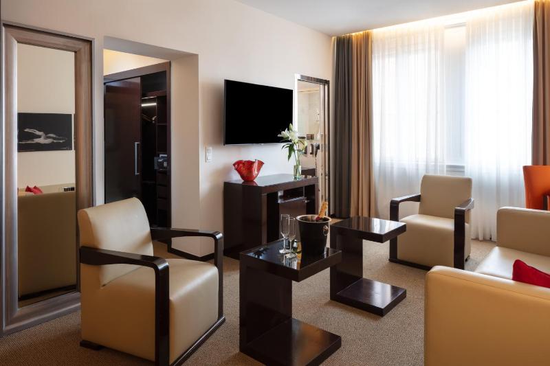 Junior Suite image 3