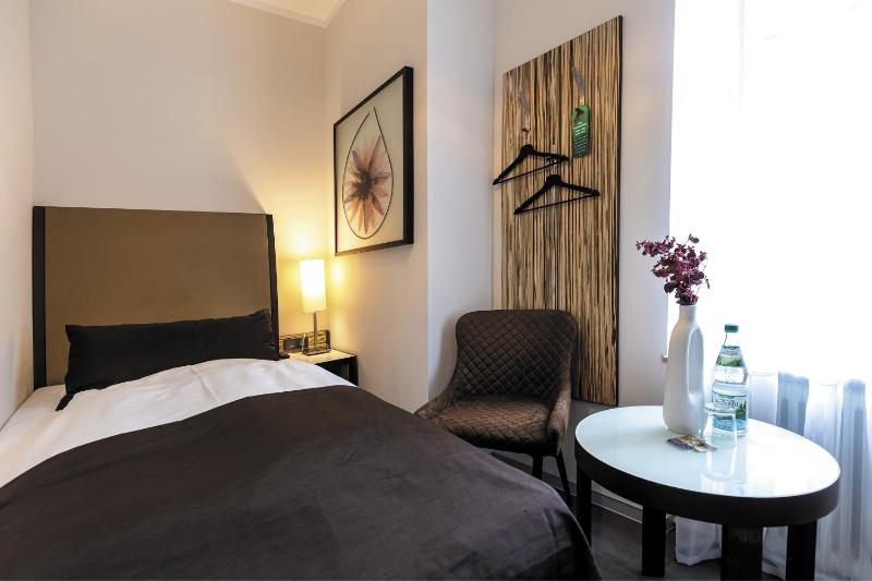 Single Room image 1
