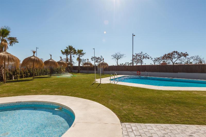 A&N Sea View Terrace & Pool Getaway Torre del Mar - image 10