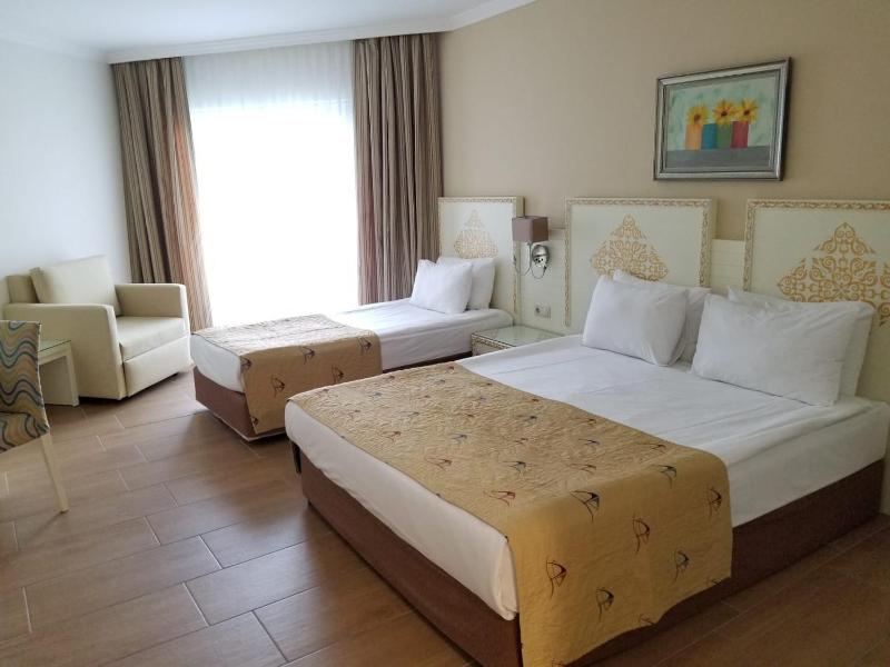 Double or Twin Room with Side Sea View image 1
