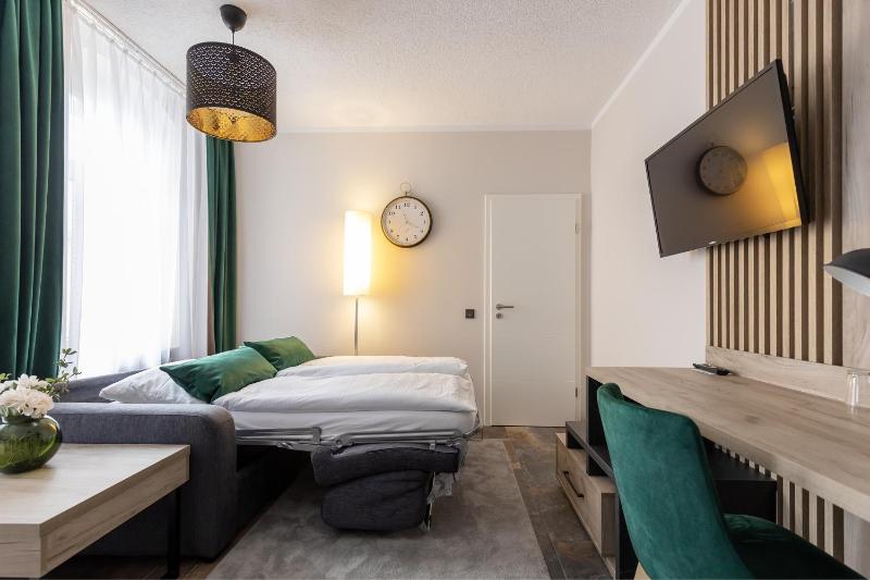 One-Bedroom Apartment image 4