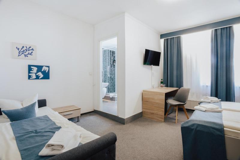Triple Room image 3
