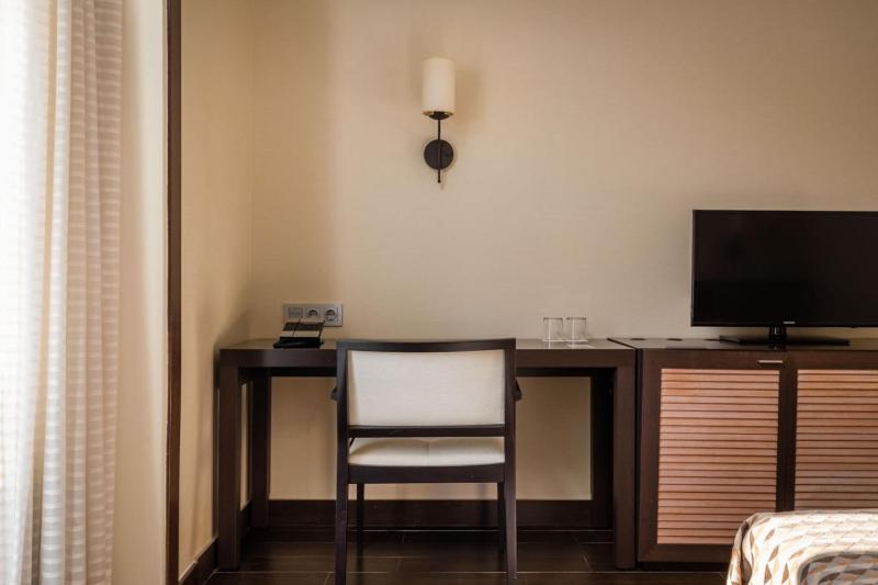 Single Room image 4