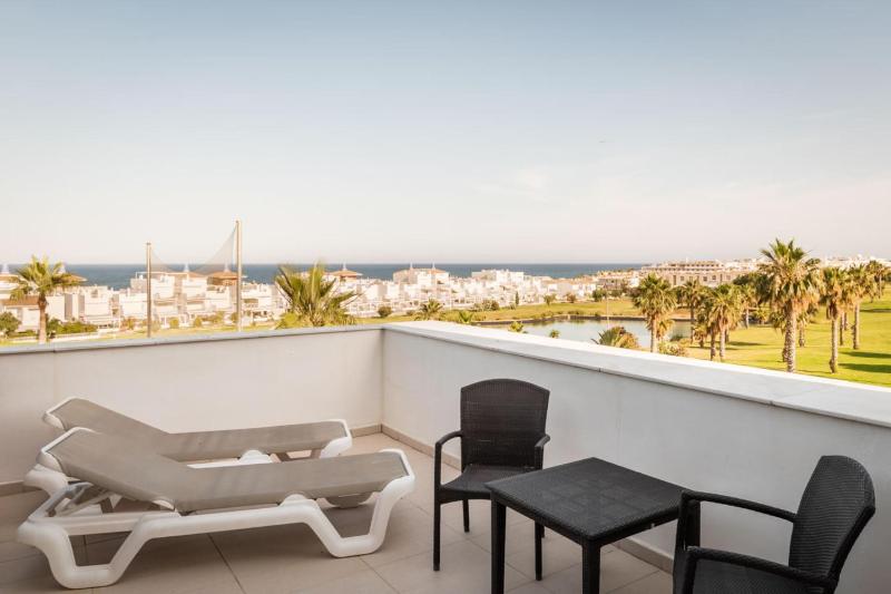 Premium Double Room with Sea View image 4