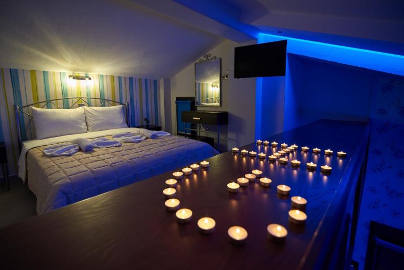 One-Bedroom Apartment image 1