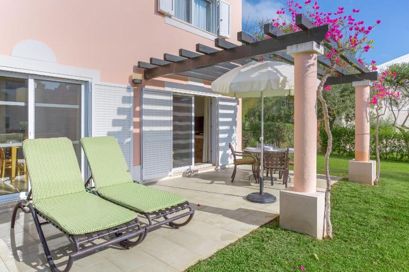 Premium Two-Bedroom Apartment image 4