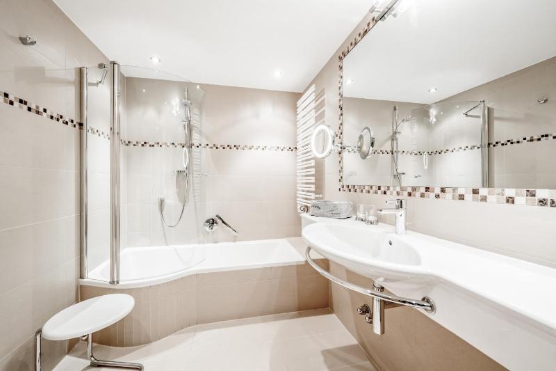 Double Room image 3