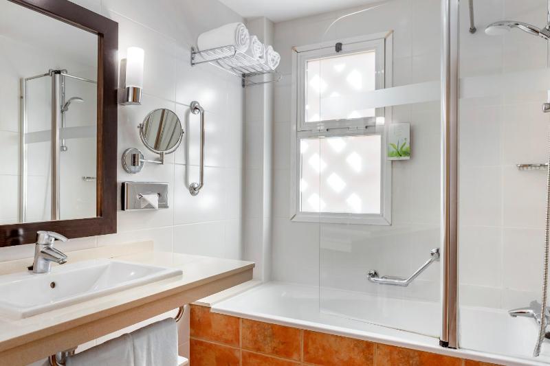 Studio Apartment image 2