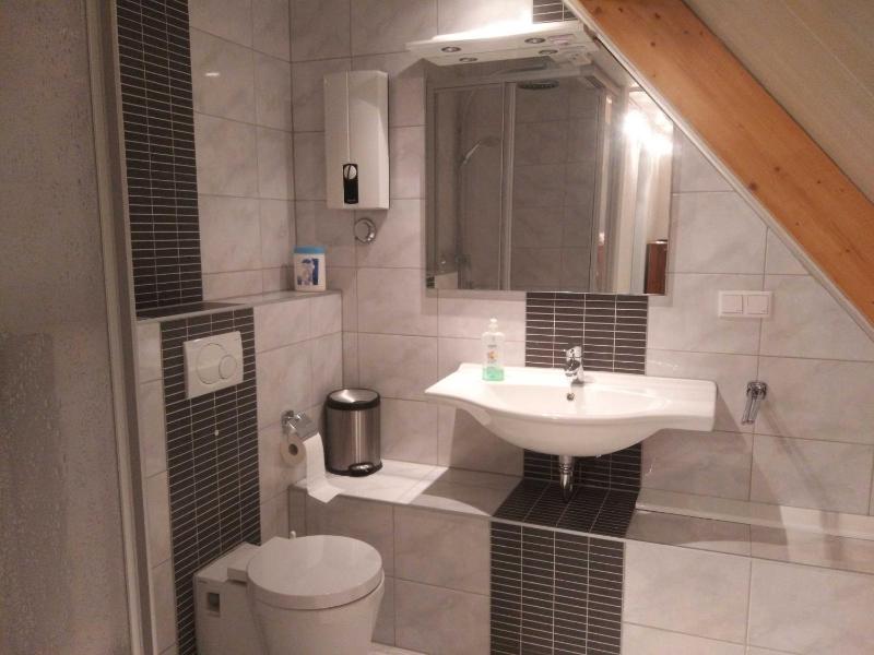 Triple Room with Shower image 3