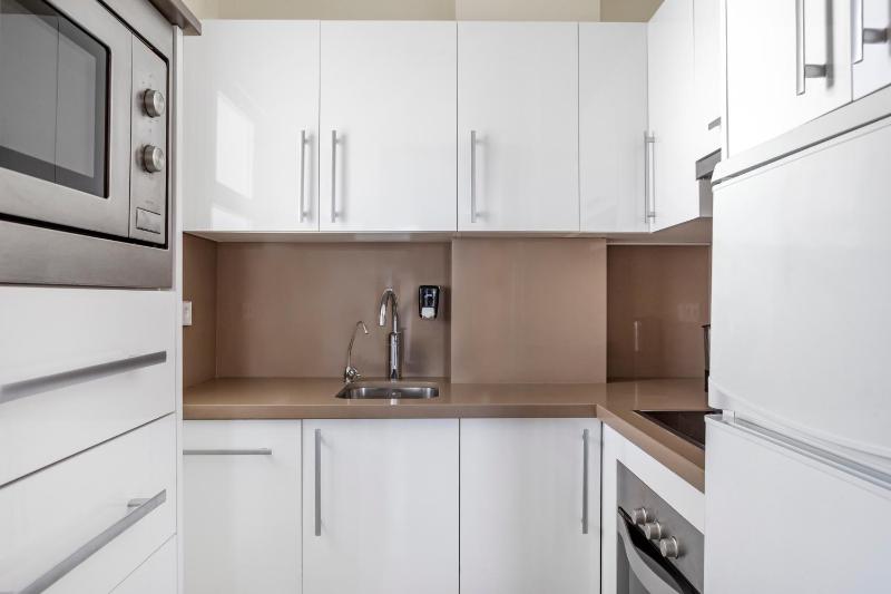 One-Bedroom Apartment image 3