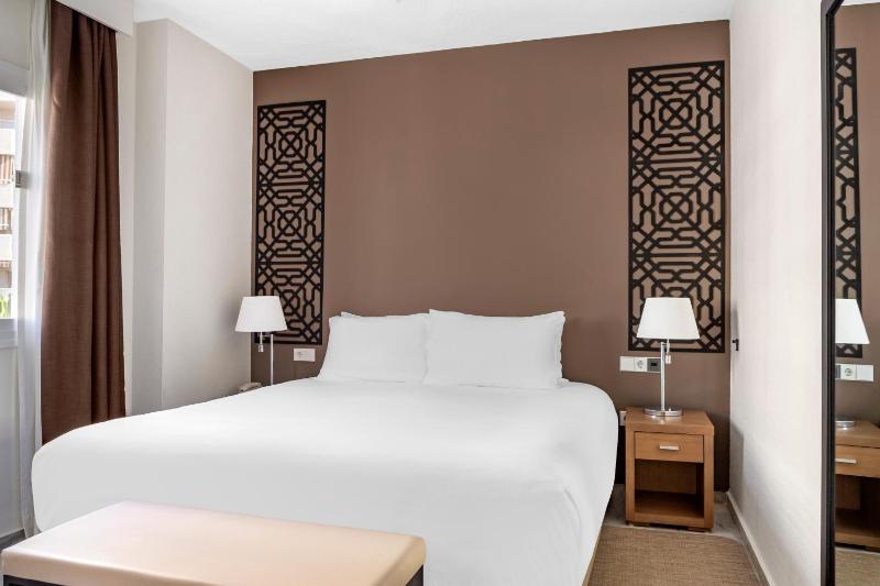 One-Bedroom Apartment image 1