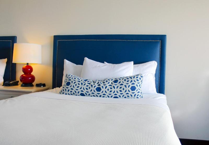 Dunes Suites Oceanfront - image 16