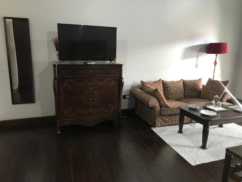 Superior King Room image 3